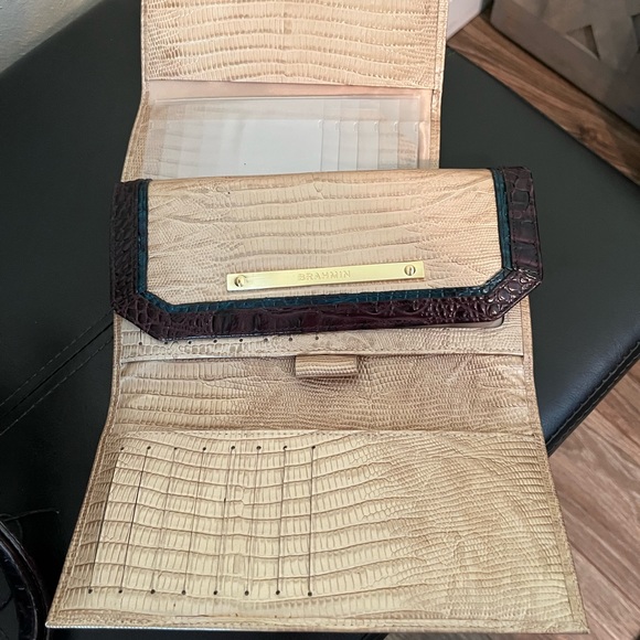 EUC Brahmin handbag with Wallet - Picture 6 of 8